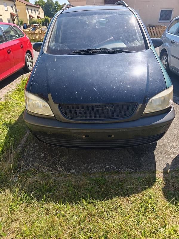 Schwarz Gebraucht 2002 Opel Zafira Van / Kleinbus | 500 € (Superpreis) - Bild 1/4
