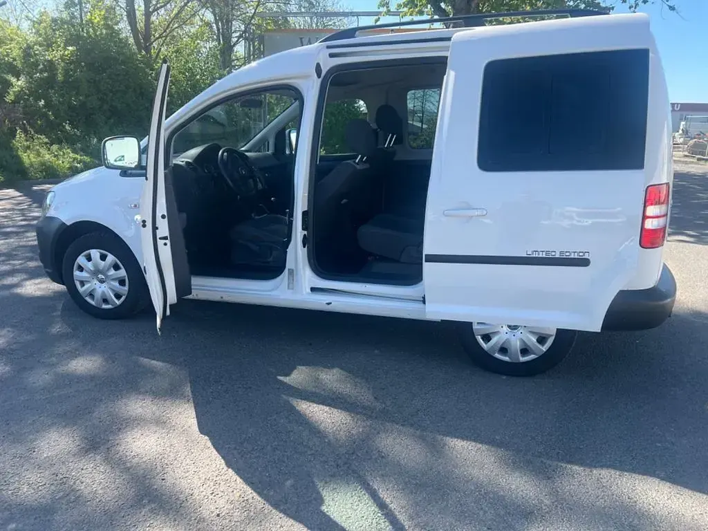Gebraucht VW Caddy Comfortline 109 PS (80 kW) 2011 Weiß Van / Kleinbus