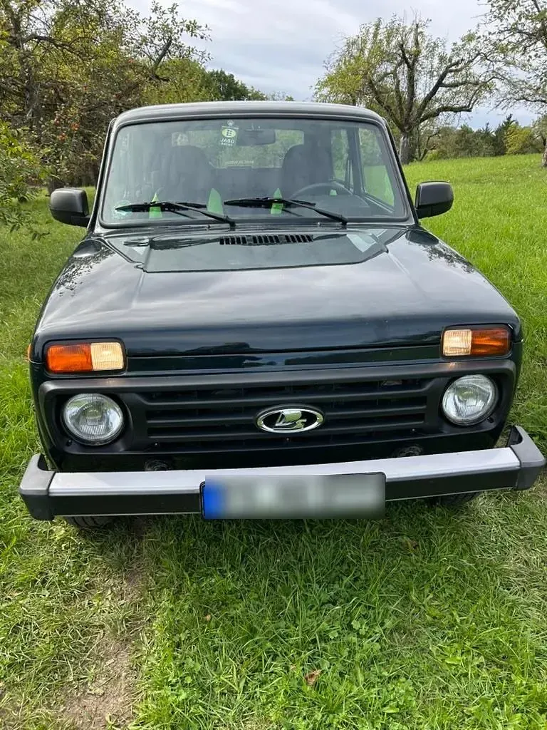 Gebraucht Lada niva 83 PS (61 kW) 2020 Grün SUV