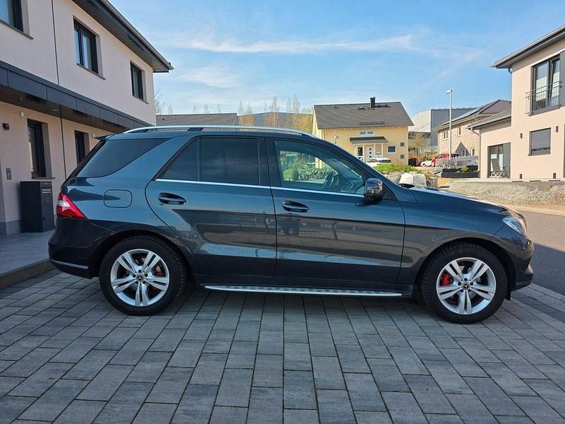 Gebraucht Mercedes ML350 258 PS (189 kW) 2013 Grau SUV
