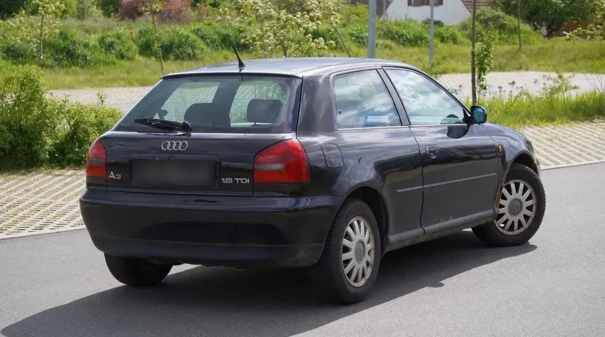 Gebraucht Audi A3 90 PS (66 kW) 1999 Schwarz Kleinwagen