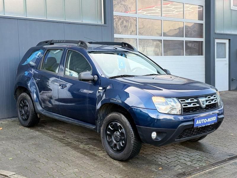 Blau Gebraucht 2016 Dacia Duster Lauréate SUV | 8.990 € (Fairer Preis) - Bild 1/3