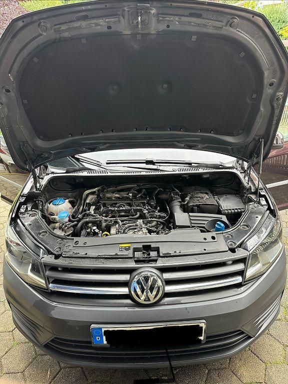 Gebraucht VW Caddy Trendline 75 PS (55 kW) 2016 Violet Van / Kleinbus