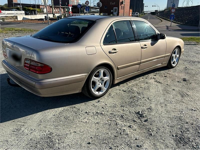 Gebraucht Mercedes E220 2002 Limousine