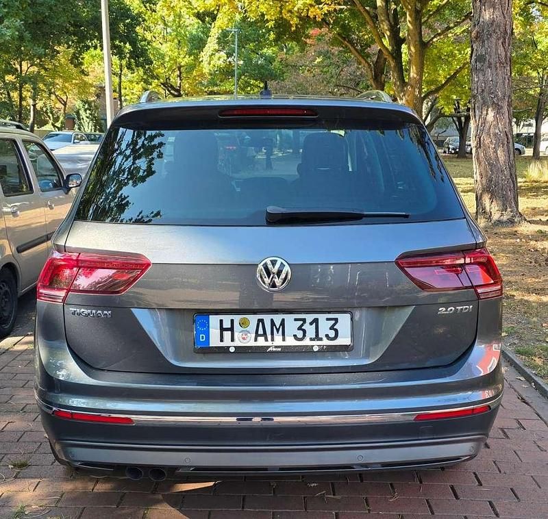 Gebraucht VW Tiguan Sound 150 PS (110 kW) 2017 Grau SUV