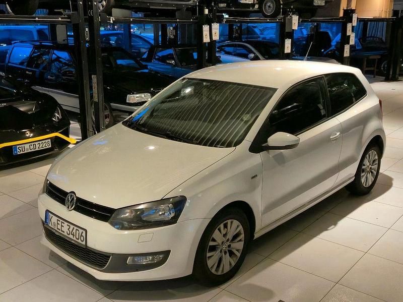 Gebraucht VW Polo Life 75 PS (55 kW) 2013 Weiß Kleinwagen