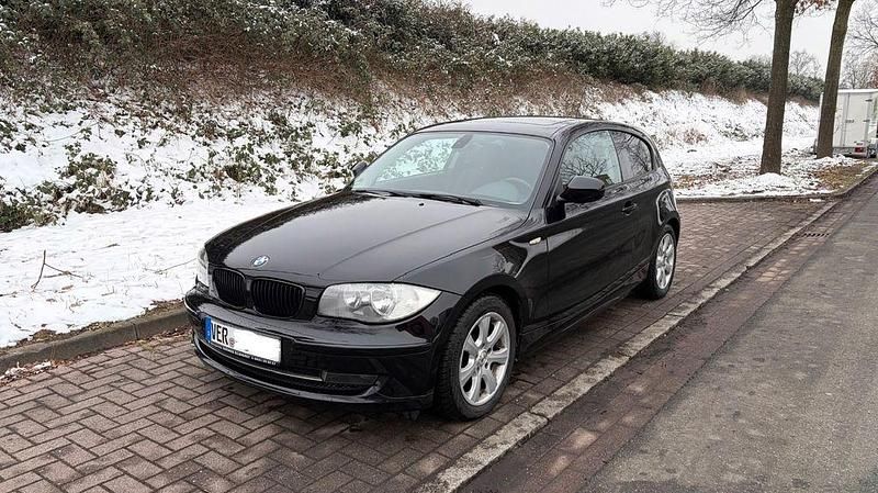 Gebraucht BMW 116 122 PS (89 kW) 2010 Schwarz Kleinwagen