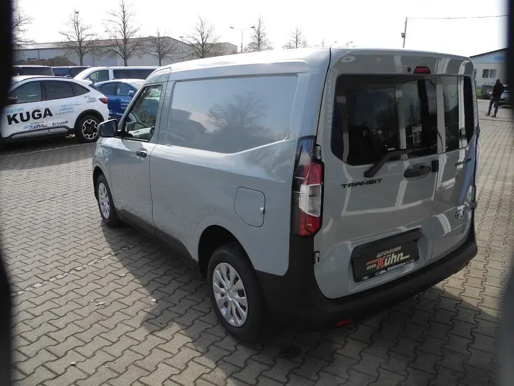 Neu Ford Courier Trend 101 PS (74 kW) 2026 Grau Van / Kleinbus