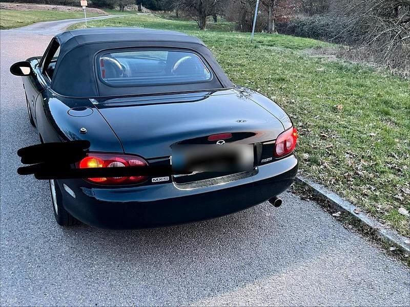 Gebraucht Mazda MX5 110 PS (80 kW) 2002 Schwarz Cabrio