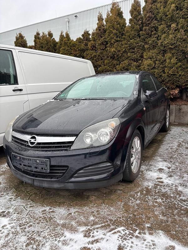 Schwarz Gebraucht 2005 Opel Astra GTC Coupé | 1.299 € (Guter Preis) - Bild 1/4