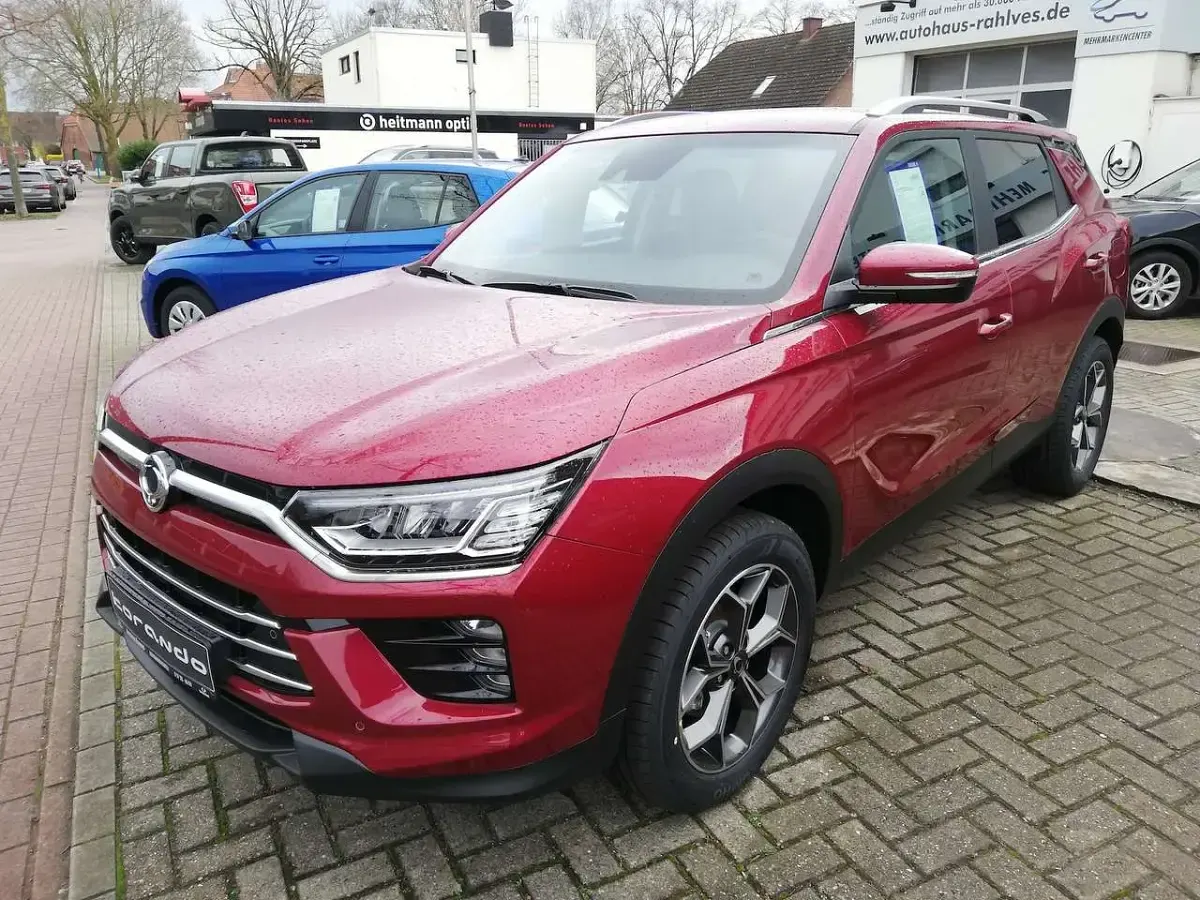 Gebraucht SsangYong Korando Quartz 163 PS (119 kW) 2024 Cherry red SUV