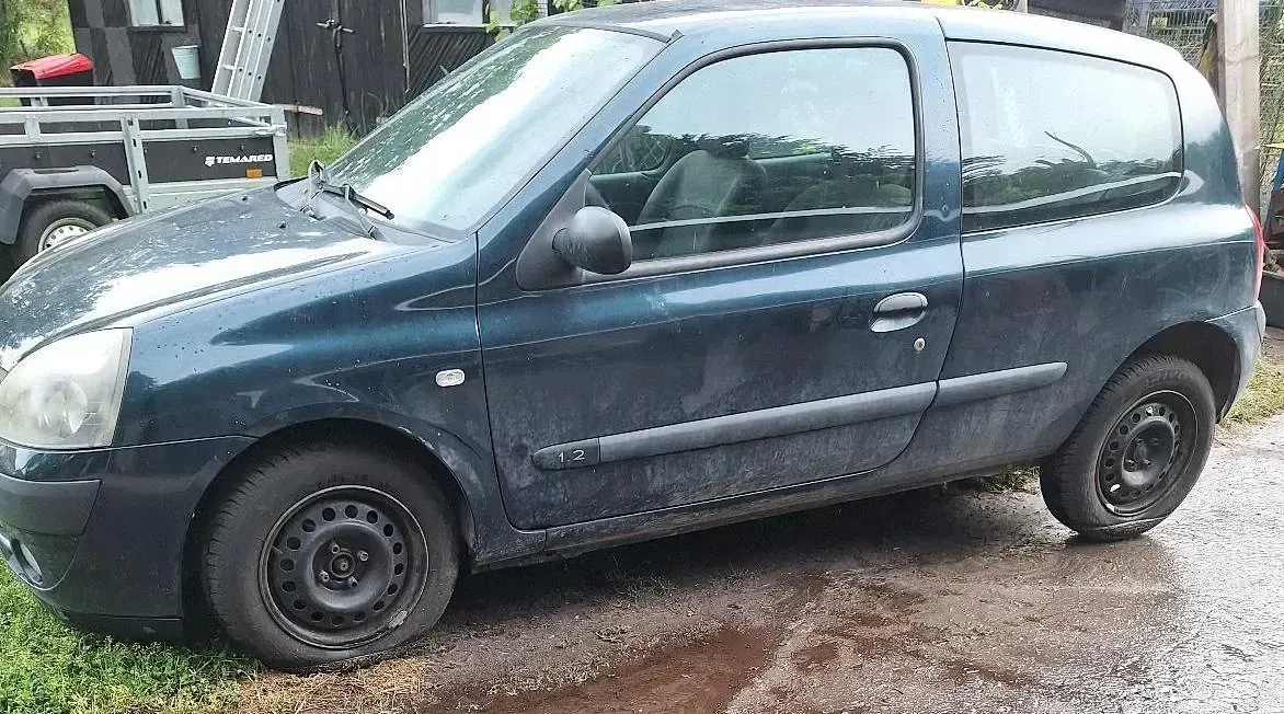 Gebraucht Renault Clio II 58 PS (42 kW) 2004 Blau Kleinwagen