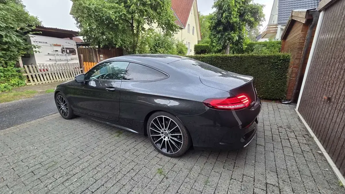 Gebraucht Mercedes C200 AMG line 184 PS (135 kW) 2019 Coupé