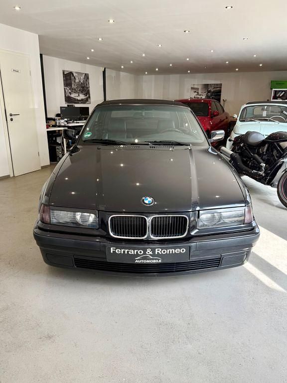 Gebraucht BMW 318 Cabriolet Performance 116 PS (85 kW) 1994 Schwarz Cabrio