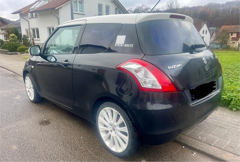 Gebraucht Suzuki Swift Limited 94 PS (69 kW) 2013 Schwarz Kleinwagen