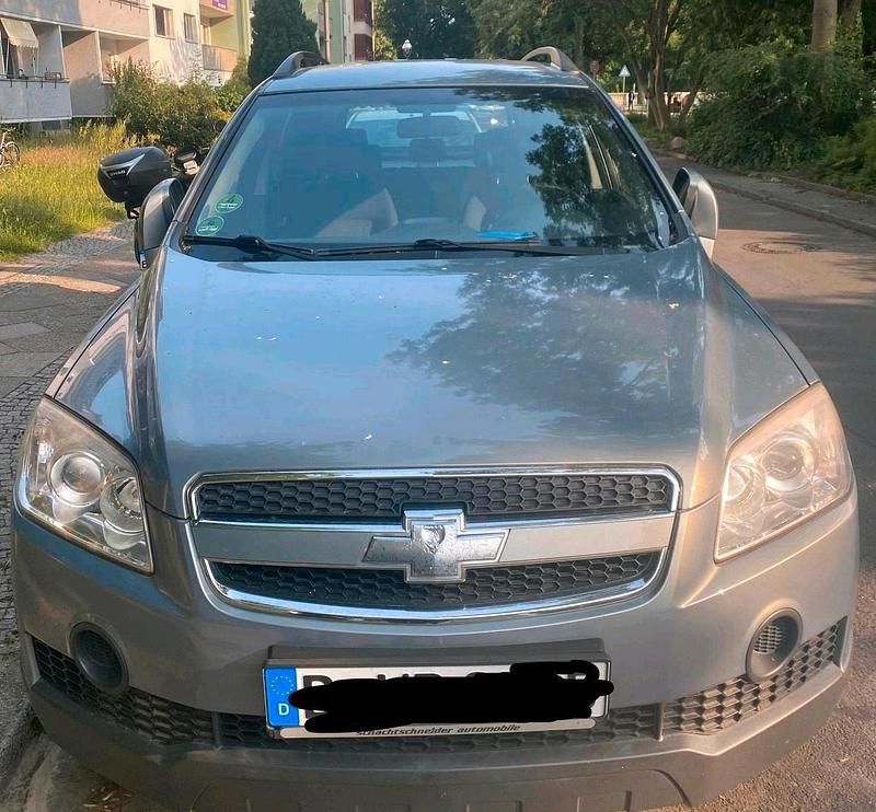 Silber Gebraucht 2009 Chevrolet Captiva SUV | 3.200 € (Fairer Preis) - Bild 1/4