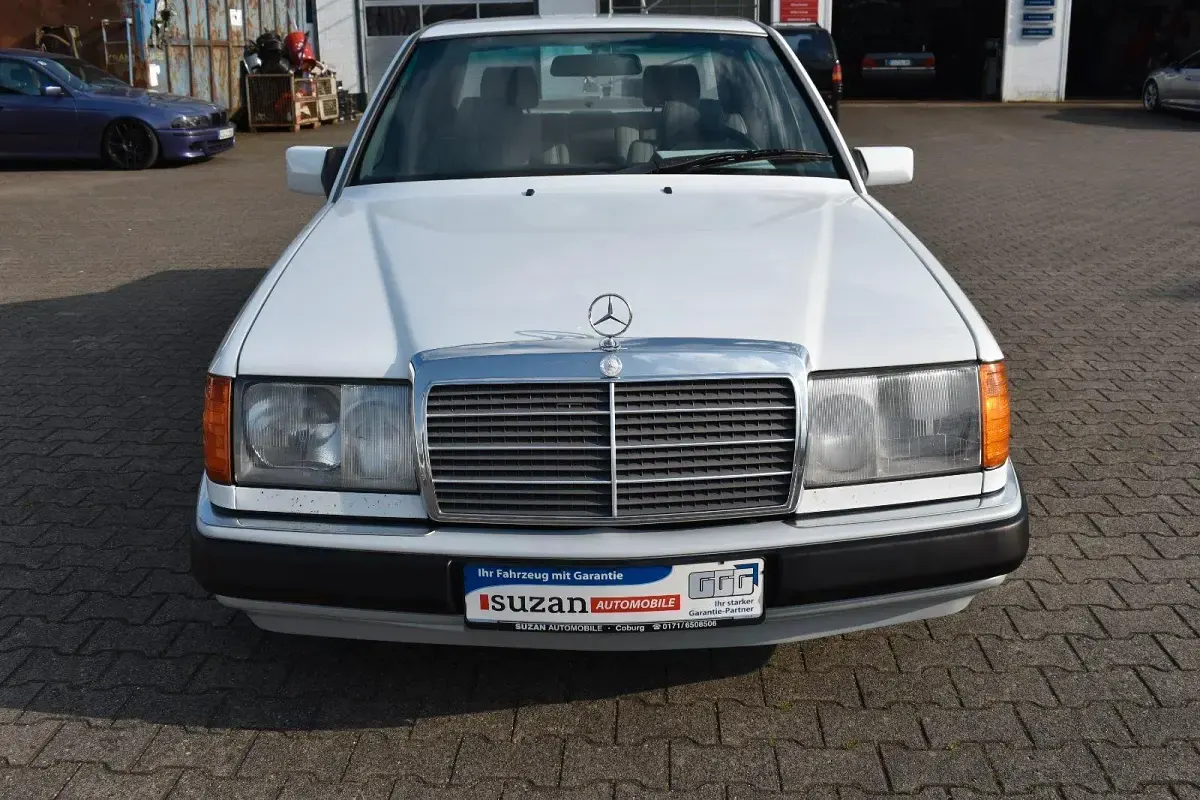 Gebraucht Mercedes E280 197 PS (144 kW) 1992 Weiß Limousine