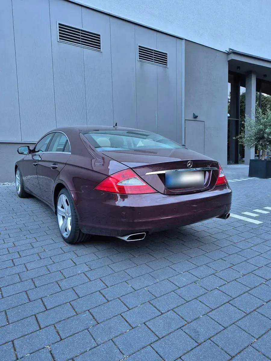 Gebraucht Mercedes CLS280 231 PS (169 kW) 2009 Rot Coupé