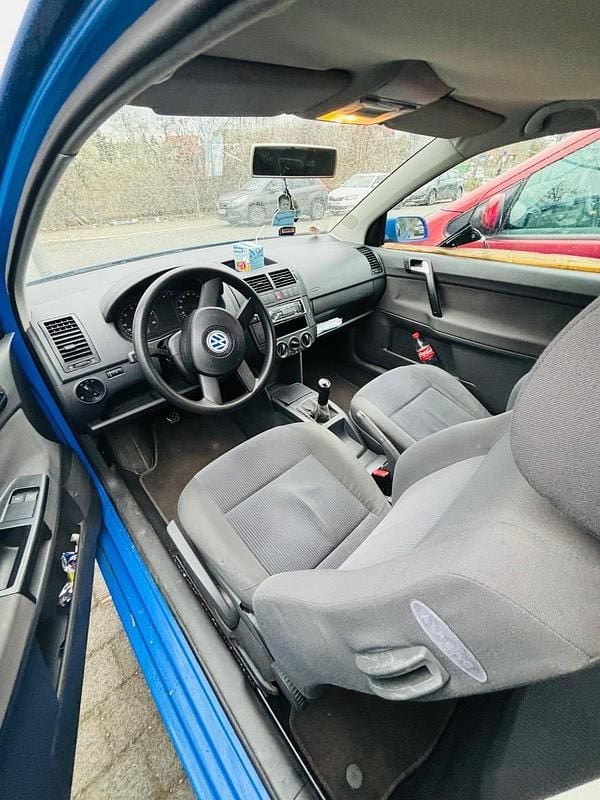 Gebraucht VW Polo 58 PS (42 kW) 2005 Blau Kleinwagen