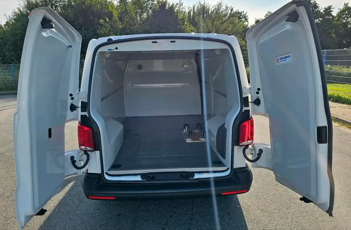 Używany VW Transporter 110 KM (80 kW) 2024 Van
