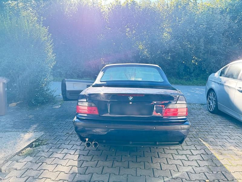 Gebraucht BMW 328 Cabriolet 193 PS (141 kW) 1998 Blau Cabrio