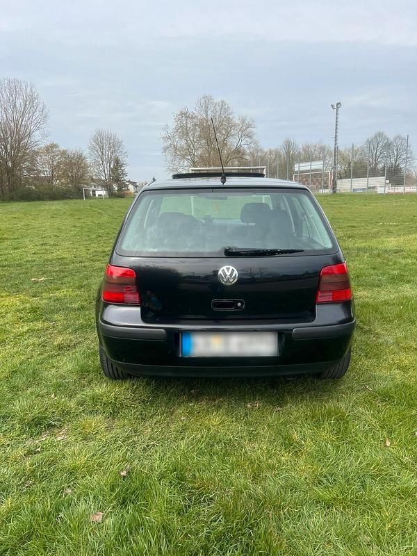 Gebraucht VW Golf IV 75 PS (55 kW) 2000 Schwarz Kleinwagen