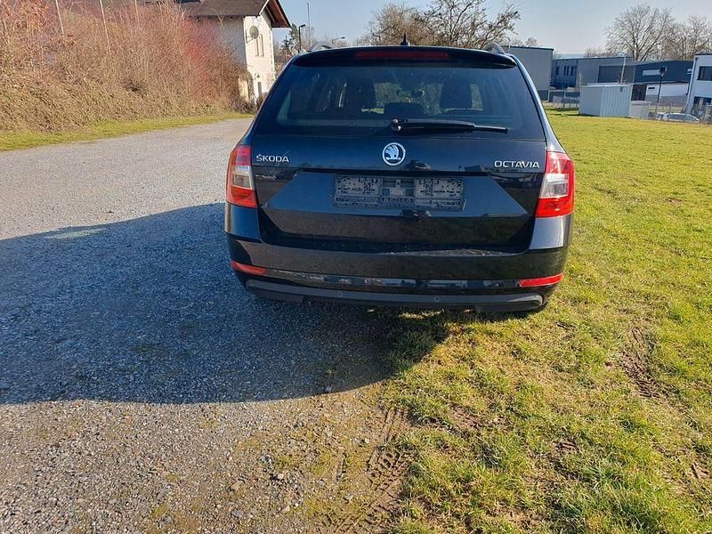 Gebraucht Skoda Octavia Clever 150 PS (110 kW) 2018 Schwarz Kombi