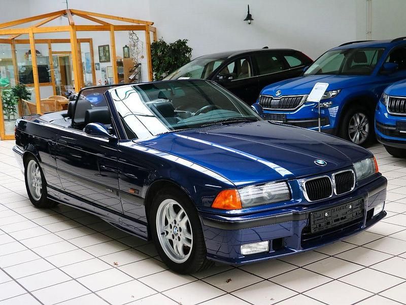 Blau Gebraucht 1995 BMW 328 Cabriolet M Sport Cabrio | 22.900 € - Bild 1/4