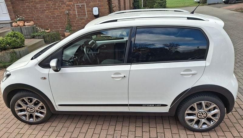 Gebraucht VW cross up! 75 PS (55 kW) 2015 Weiß Kleinwagen