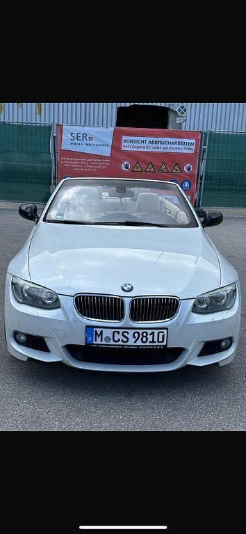 Weiß Gebraucht 2012 BMW 325 Cabriolet M Sport Cabrio | 14.900 € (Guter Preis) - Bild 1/4
