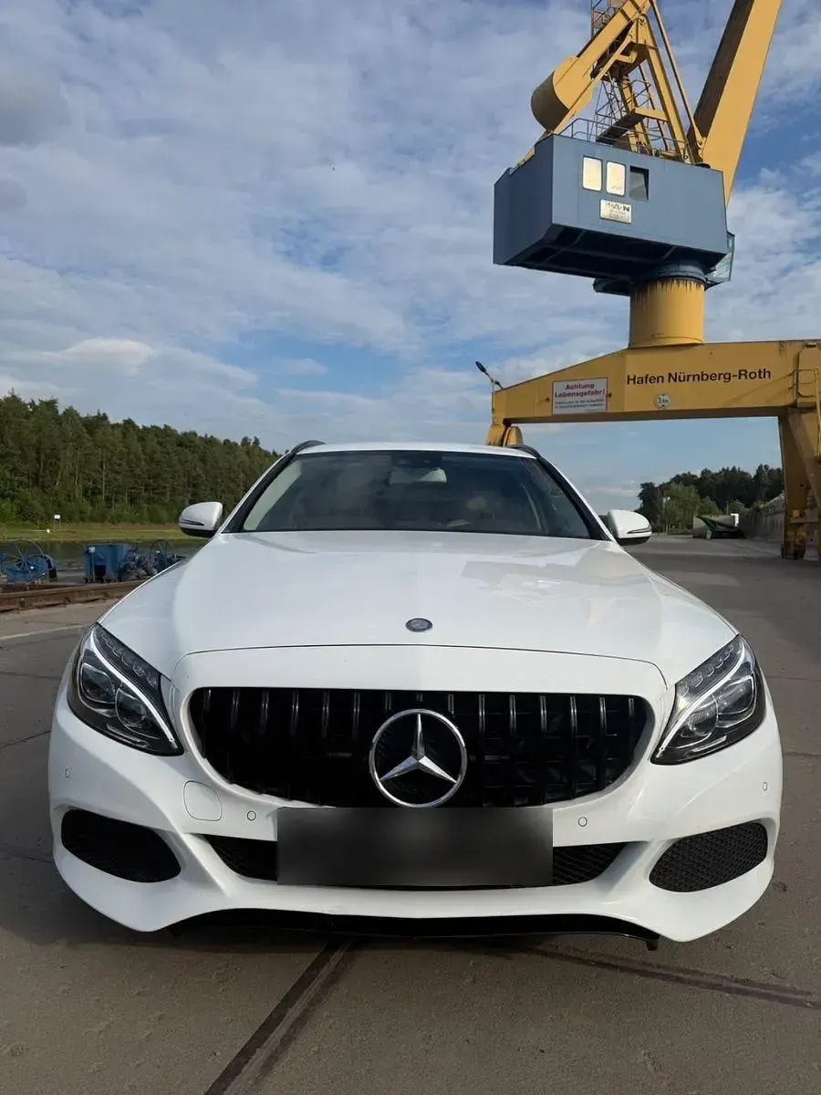 Gebraucht Mercedes C180 AMG 116 PS (85 kW) 2015 Weiß Kombi