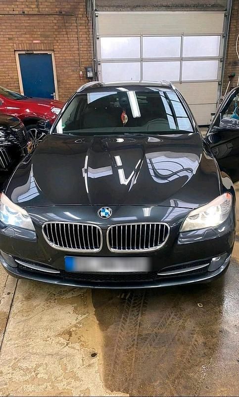 Blau Gebraucht 2013 BMW 525 Kombi | 7.200 € (Superpreis) - Bild 1/4