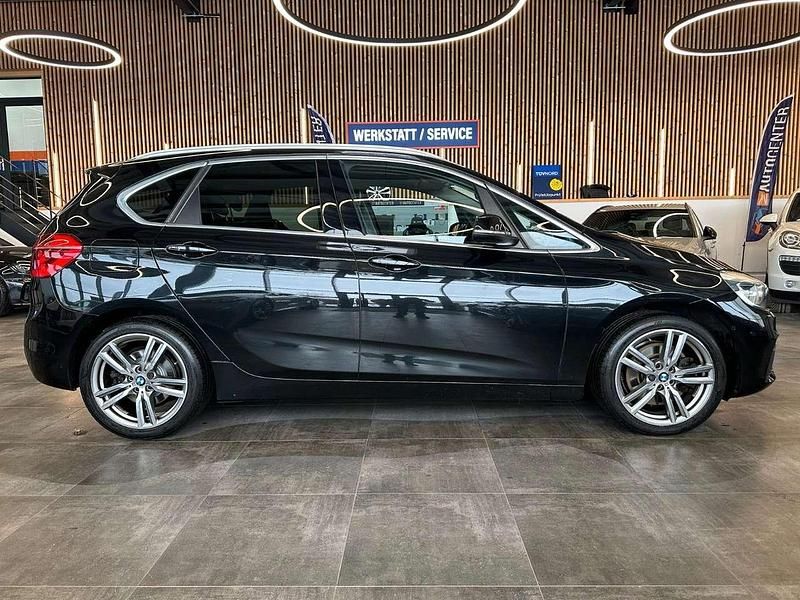 Gebraucht BMW 225 Luxury Line 231 PS (169 kW) 2015 Saphirschwarz Van / Kleinbus