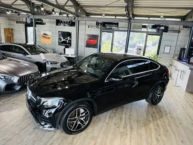 Gebraucht Mercedes GLC250 AMG line 211 PS (155 kW) 2018 Schwarz  unilack SUV