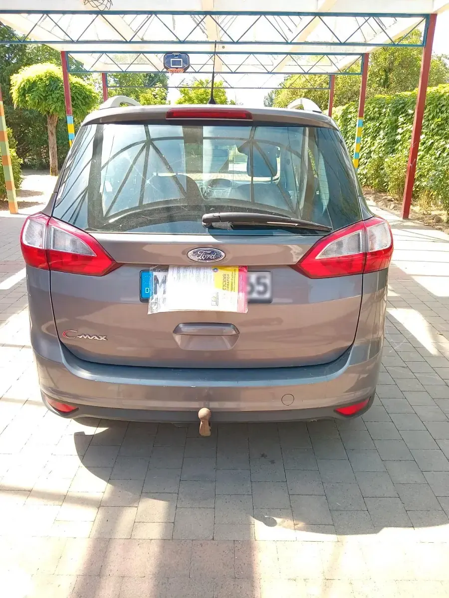Gebraucht Ford Grand C-Max 143 PS (105 kW) 2011 Braun Van / Kleinbus