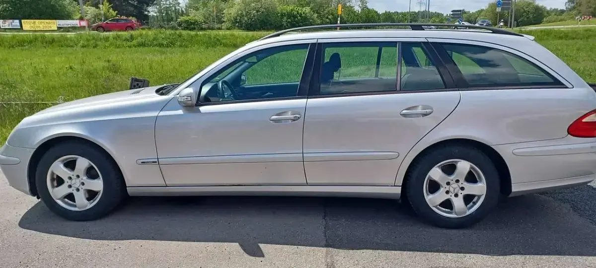 Gebraucht Mercedes E220 Classic 150 PS (110 kW) 2004 Grau Kombi