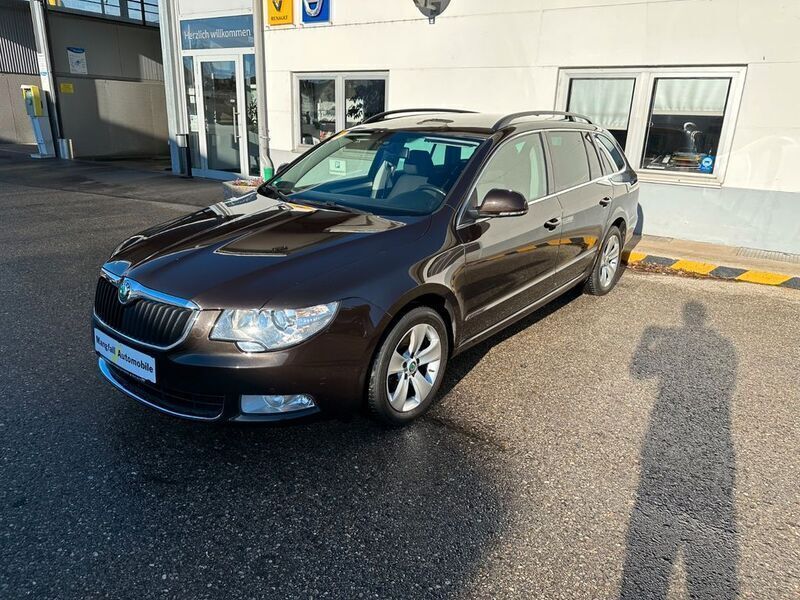 Braun Gebraucht 2013 Skoda Superb Ambition Kombi | 9.999 € (Fairer Preis) - Bild 1/4
