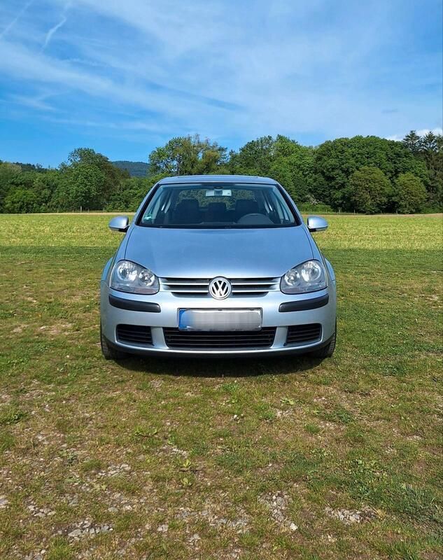 Silber Gebraucht 2004 VW Golf V Kleinwagen | 2.100 € (Superpreis) - Bild 1/4