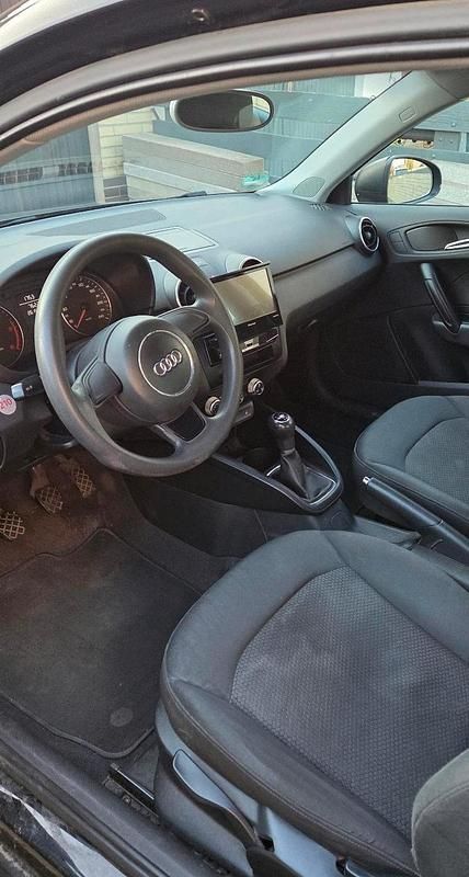 Gebraucht Audi A1 105 PS (77 kW) 2011 Schwarz Kleinwagen