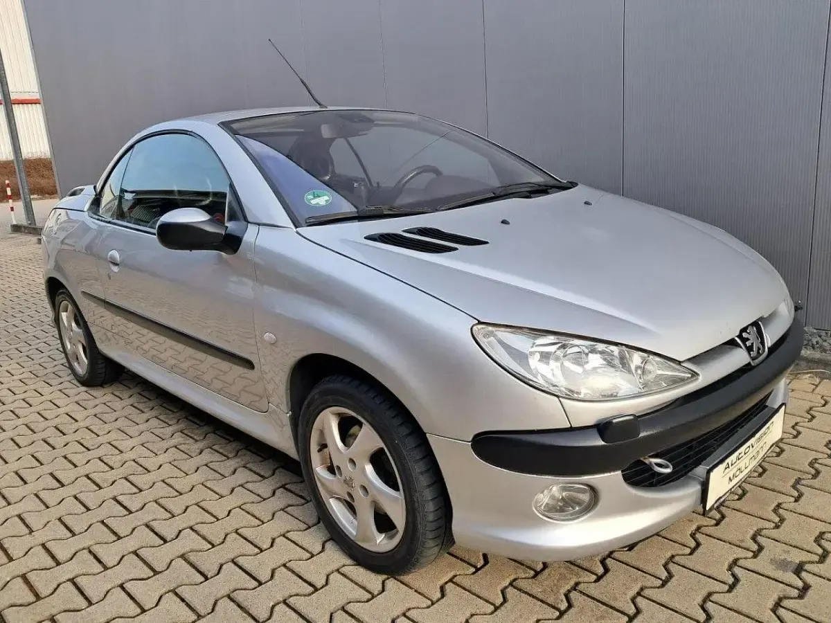 Gebraucht Peugeot 206 CC Platinum 109 PS (80 kW) 2002 Grau Cabrio