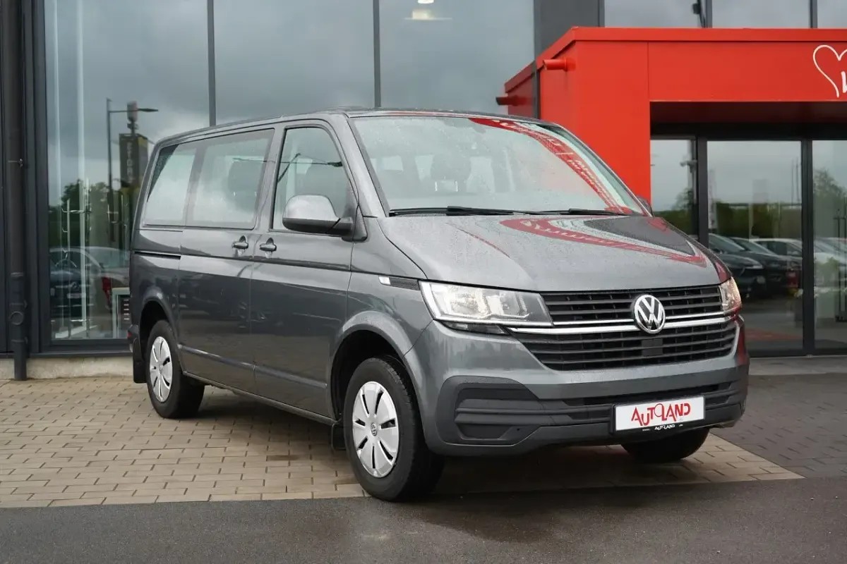 Gebraucht VW T6.1 150 PS (110 kW) 2023 Grau Van