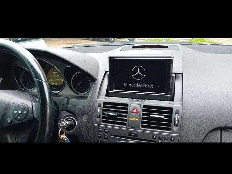 Grau Gebraucht 2010 Mercedes C220 Avantgarde Limousine | 5.400 € (Fairer Preis) - Bild 1/4