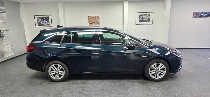 Gebraucht Opel Astra Dynamic 136 PS (100 kW) 2016 Grün Kombi