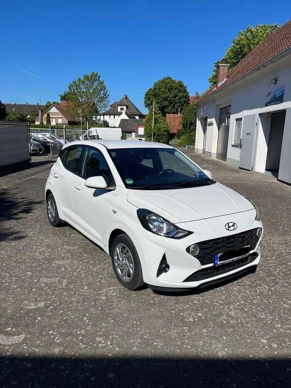 Weiß Gebraucht 2021 Hyundai i10 Select Kleinwagen | 9.900 € (Superpreis) - Bild 1/4
