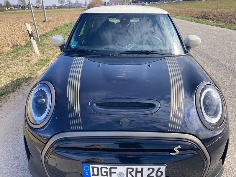 Gebraucht Mini Cooper SE Resolute Edition 135 kW (184 PS) 2023 Schwarz Kleinwagen