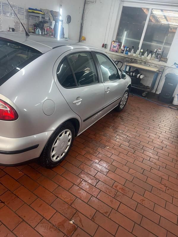 Gebraucht Seat Leon 105 PS (77 kW) 2003 Silber Kleinwagen