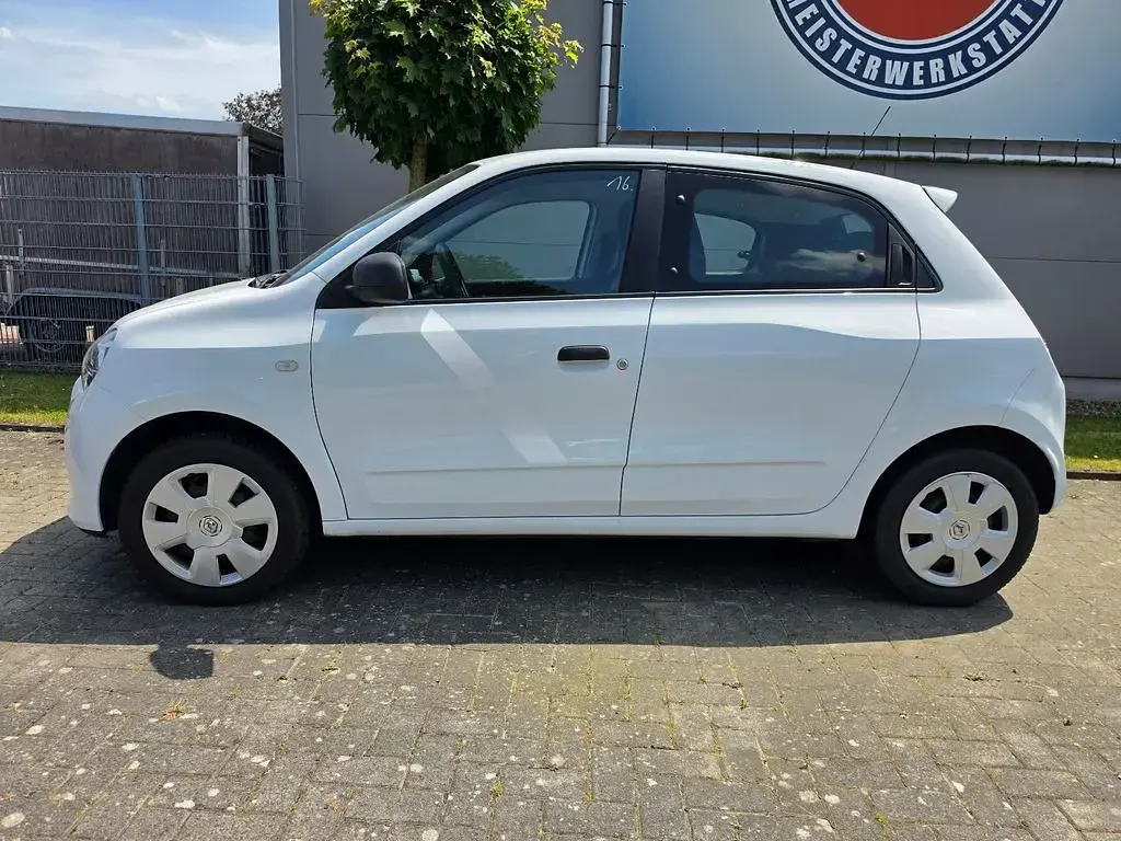 Gebraucht Renault Twingo Life 71 PS (52 kW) 2016 Weiß Kleinwagen