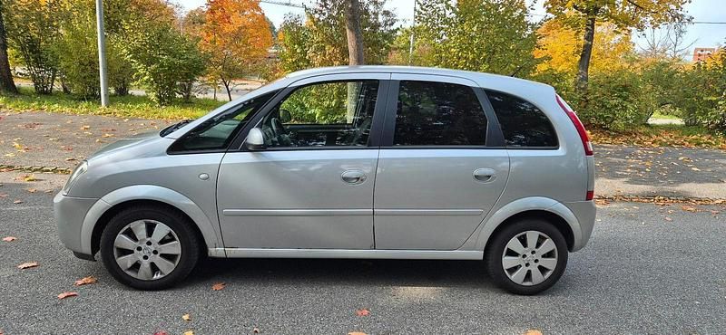 Gebraucht Opel Meriva 101 PS (74 kW) 2005 Silber Van / Kleinbus