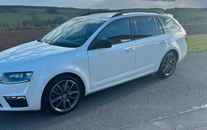 Gebraucht Skoda Octavia RS 220 PS (161 kW) 2016 Weiß Kleinwagen