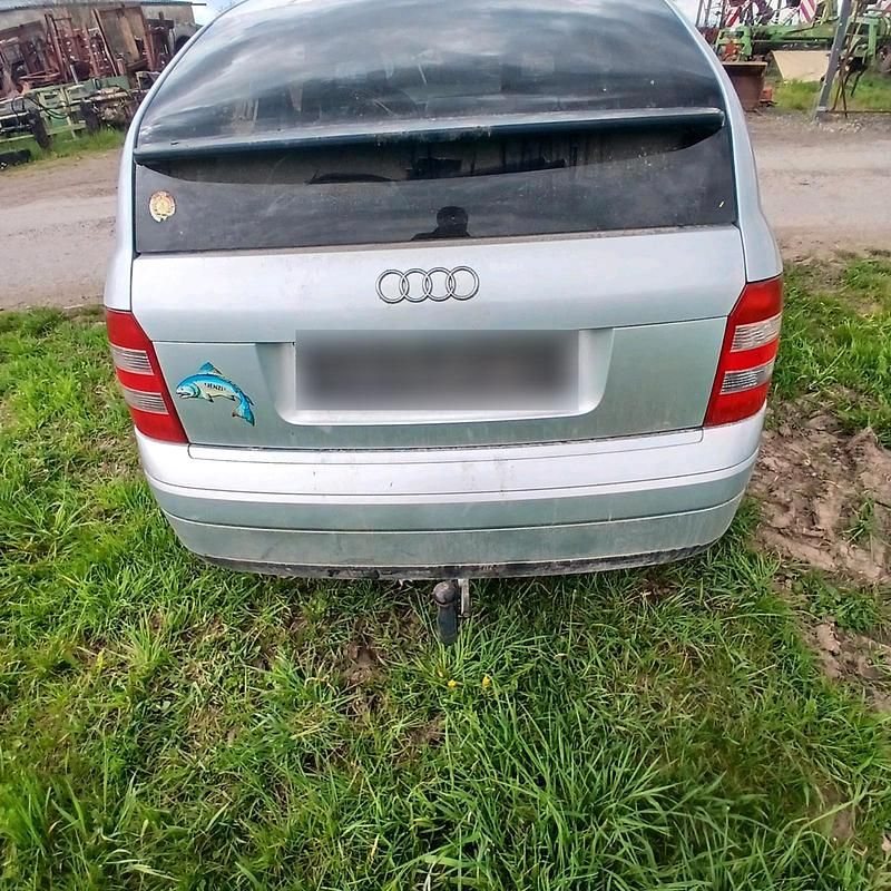 Usado Audi A2 75 HP (55 kW) 2001 Prateado Citadino